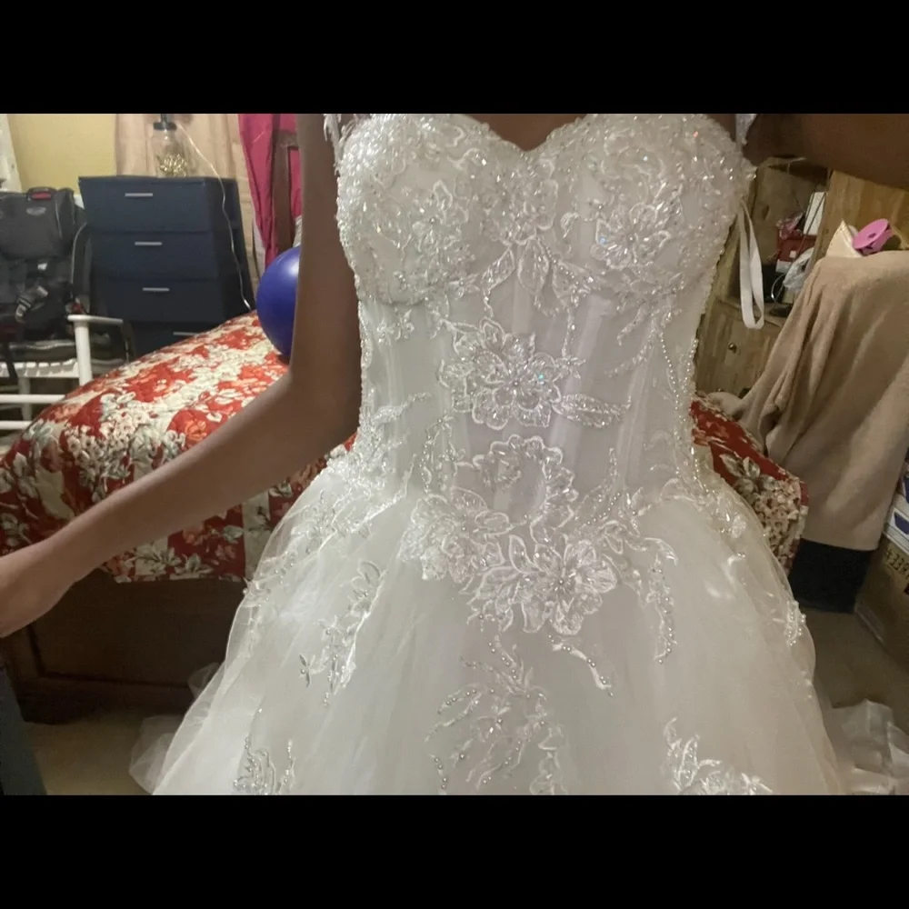 Wedding dress - Picture 6 of 7